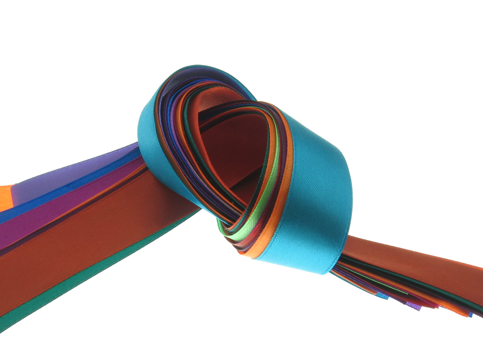 Заказать резку атласной ленты горячим резом. Оперативная резка по хорошей цене на профессиональном оборудовании.