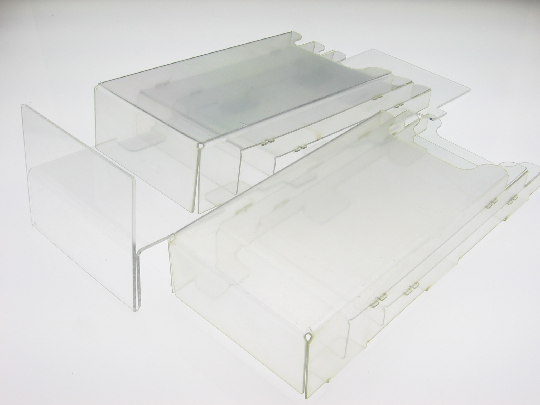 Гибка пластика на заказ простых изделий. Термогибка пвх, акрил, пэт, полистерол, оргстекло. Отличные цены.